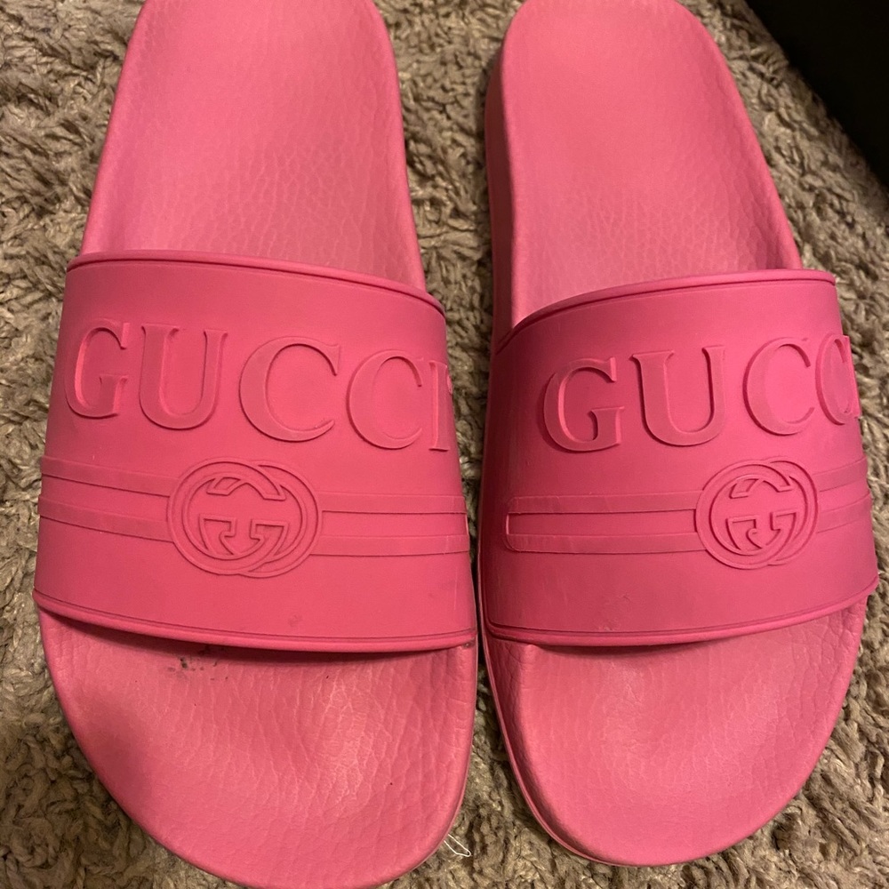 Pink gucci slides
